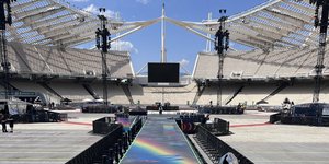Όλα έτοιμα για τη μεγάλη συναυλία των Coldplay στο ΟΑΚΑ