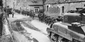 Βρετανοί στρατιώτες στη Νορμανδία κατά το Β' Παγκόσμιο Πόλεμο