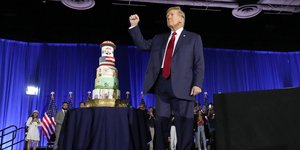 Ο πρώην πρόεδρος των ΗΠΑ, Ντόναλντ Τραμπ γιόρτασε τα 78α γενέθλιά του