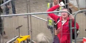 28χρονος επιτέθηκε στον Φάρατζ