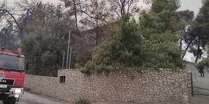 Πυροσβεστικό όχημα έξω από το σπίτι του Τζόρτζεβιτς