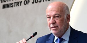 Ο Γιώργος Φλωρίδης μιλά στο μικρόφωνο