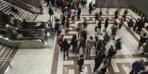 Μετρό Συντάγματος φλου κοσμος