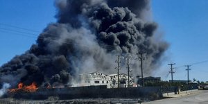 Φωτιά σε εργοστάσιο στην περιοχή της Ριτσώνας