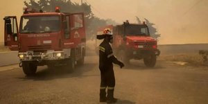 Συναγερμός στην Πυροσβεστική για τη φωτιά στην Πρέβεζα