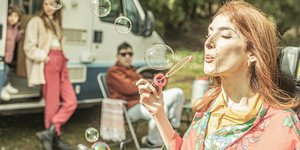 κανει φουσκες σε καμπινγκ 