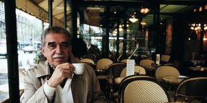 άνδρας καφέ παρίσι Γκάμπριελ Γκαρσία Μάρκες συγγραφέας