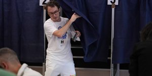 με λευκα στο παραβαν 