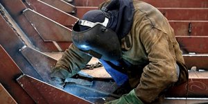 10 μέτρα για την προστασία των εργαζομένων από τη θερμική καταπόνηση υπό συνθήκες καύσωνα