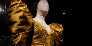 Το φόρεμα που φορούσε η Εμμα Στόουν στο Poor Things 