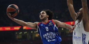 Ο Σέιν Λάρκιν θα συνεχίσει την καριέρα του στην Αναντολού Εφές 