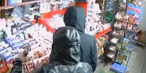 Ανήλικοι λήστεψαν περίπτερο με όπλο-ρέπλικα στη Νέα Φιλαδέλφεια