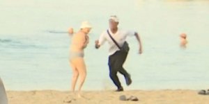 Συνελήφθη ο ληστής που έκλεψε αλυσίδα από λουόμενη σε ζωντανή σύνδεση στον Άλιμο