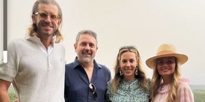 Η Μαίρη Κατράντζου έκανε μία σπάνια κοσμική εμφάνιση παρέα με τον σύζυγό της και τον γιο τους