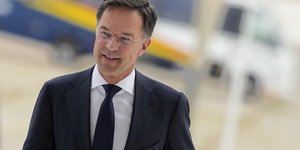 Ο Μαρκ Ρούτε χαμογελαστός