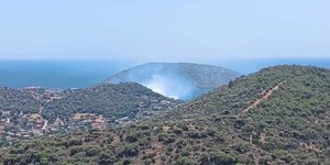 Φωτιά στο Μαύρο Λιθάρι Αττικής