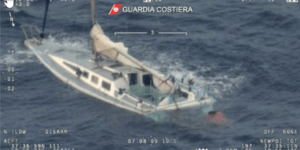 Το σκάφος που βυθίστηκε στα ανοιχτά της Ιταλίας