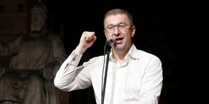  Χρίστιαν Μίτσκοσκι αποκάλεσε τη χώρα «Μακεδονία», κατά την ανάγνωση των προγραμματικών δηλώσεων της κυβέρνησής του