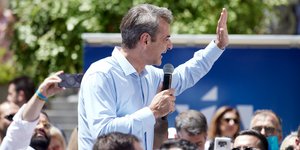 Ο Κυριάκος Μητσοτάκης απευθύνει χαιρετισμό στο Ηράκλειο 