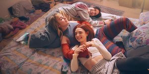 Η σειρά του Netflix «Raising Voices» (δεν είσαι μόνη)