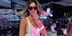 Η Αθηνά Οικονομάκου στους Coldplay