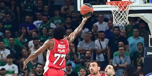 Παναθηναϊκός AKTOR-Ολυμπιακός: «Έσπασαν» το πλεονέκτημα έδρας οι «ερυθρόλευκοι με 74-82 στο ΟΑΚΑ