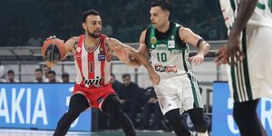 Γκος και Σλούκας σε στιγμιότυπο από τον πρώτο τελικό