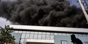 Εκρηξη και πυρκαγιά στο εργοστάσιο της Pal (ΜΙΧΑΛΗΣ ΚΑΡΑΓΙΑΝΝΗΣ / EUROKINISSI)