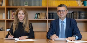 Η κα. Γιάννα Αδρονοπούλου, Διευθύνουσα Σύμβουλος της Microsoft Ελλάδας, Κύπρου και Μάλτας και ο κ. Άγγελος Μπενόπουλος, Εντεταλμένος Σύμβουλος και Εκτελεστικό Μέλος Δ.Σ. της ΓΕΚ ΤΕΡΝΑ