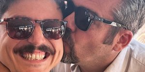 Ο Πυγμαλίωνας Δαδακαρίδης ανήρτησε μία σπάνια φωτογραφία παρέα με τον αδελφό του