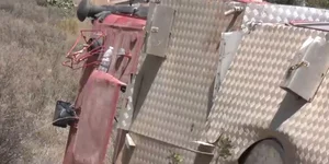 Ανετράπη όχημα της Πυροσβεστικής στη Σαλαμίνα