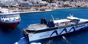 Καπετάνιος... πιλότος: Μανούβρα - διαβήτης στο λιμάνι της Τήνου -Δείτε βίντεο