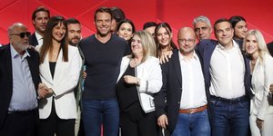 Ο Στέφανος Κασσελάκης με υποψήφιους ευρωβουλευτές