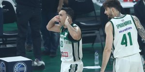 Έξαλλοι πανηγυρισμοί του Κώστα Σλούκα