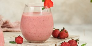 Δροσιστικό smoothie με γεύση φράουλα