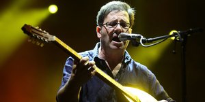 Ο Θανάσης Παπακωνσταντίνου αποχαιρέτησε τους θαυμαστές του από σκηνής