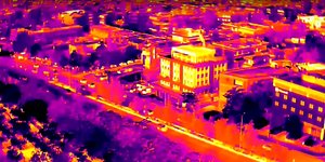 Drone με θερμική κάμερα πάνω από την Αθήνα