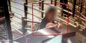 H αστυνομία της Κωνσταντινούπολης συνέλαβε Ελληνίδα υπήκοο την οποία χαρακτηρίζει διεθνή διακινήτρια μεταναστών, σύμφωνα με την τουρκική Sabah