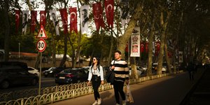 Σημαίες κυματίζουν στην Τουρκία