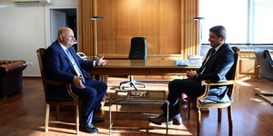 Ο Κώστας Τσιάρας και ο Λευτέρης Αυγενάκης στο γραφείο του υπουργού Αγροτικής Ανάπτυξης και Τροφίμων 