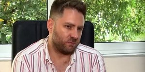 Τζέισον Αντιγόνη, Ιάσων Δούσης