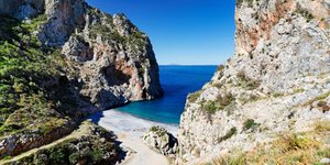 Βυθούρη, παραλία της Εύβοιας κοντά στην Αθήνα