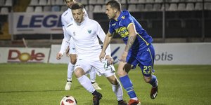 Ο Στάθης Χατζηλάμπρος με τη φανέλα του Λεβαδειακού (αριστερά)