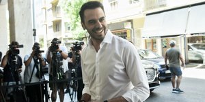 Ο Μανώλης Χριστοδουλάκης προσέρχεται στην συνεδρίαση Πολιτικού Συμβουλίου-ΚΟ ΠΑΣΟΚ