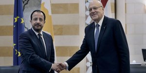 Ο Νίκος Χριστοδουλίδης με τον πρωθυπουργό του Λιβάνου, Νατζίμπ Μικάτι