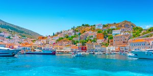 Ύδρα, δημοφιλής προορισμός του Αγίου Πνεύματος