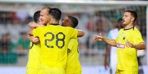 Οι παίκτες της ΑΕΚ πανηγυρίζουν