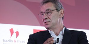 Άλμπερτ Μπουρλας στο συνέδριο του Economist