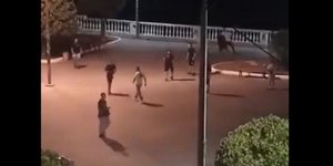 Στιγμιότυπο από το βίντεο με την συμπλοκή των νεαρών