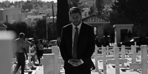 Ο Νίκος Ανδρουλάκης στην επιμνημόσυνη δέηση υπέρ των πεσόντων αξιωματικών και οπλιτών κατά την τουρκική εισβολή του 1974